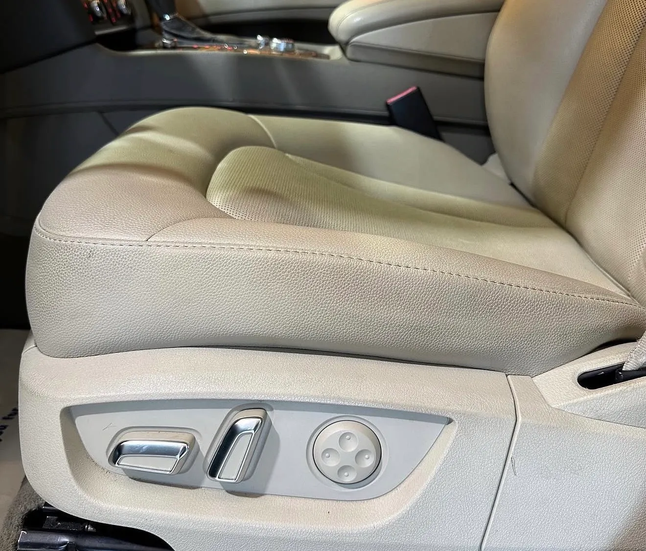 Audi Q7, 2011 — 7