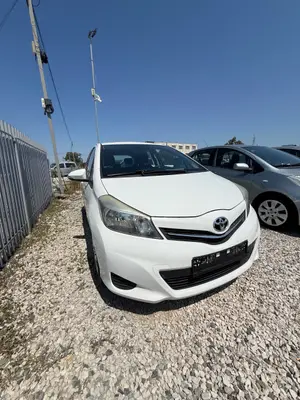 Toyota Yaris 2012 — 2