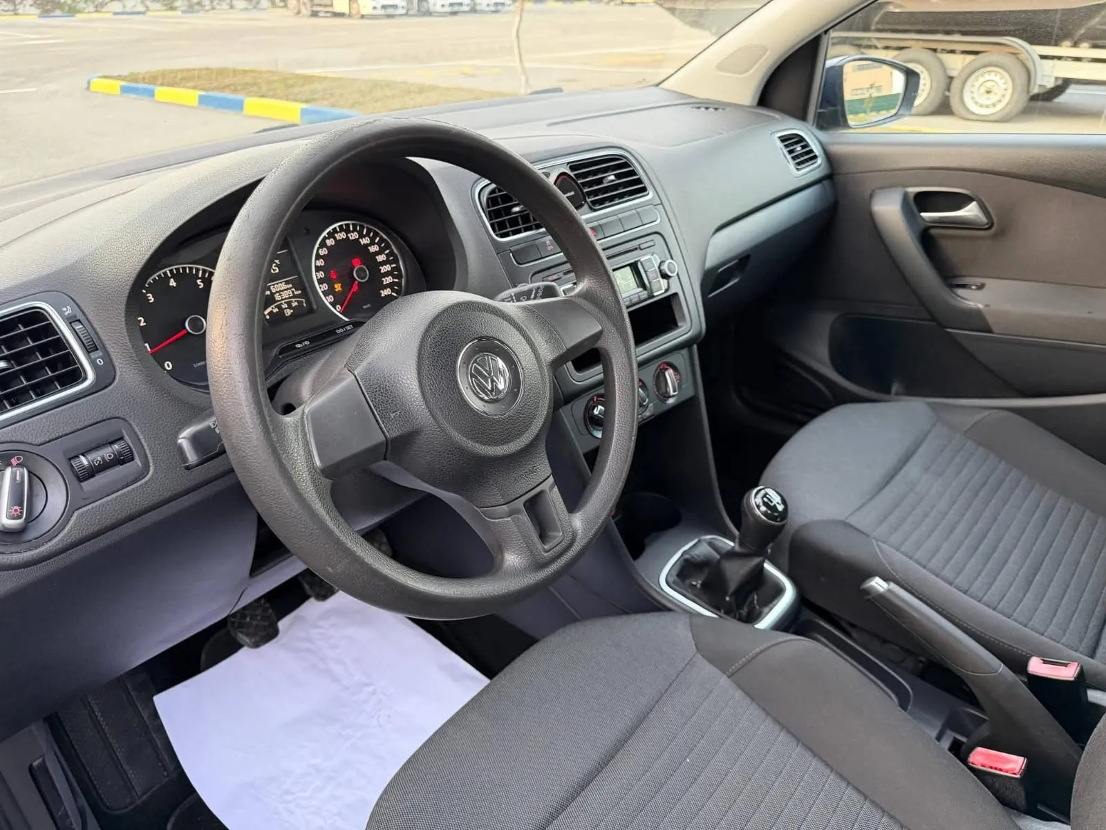 Volkswagen Polo, 2015 — 10