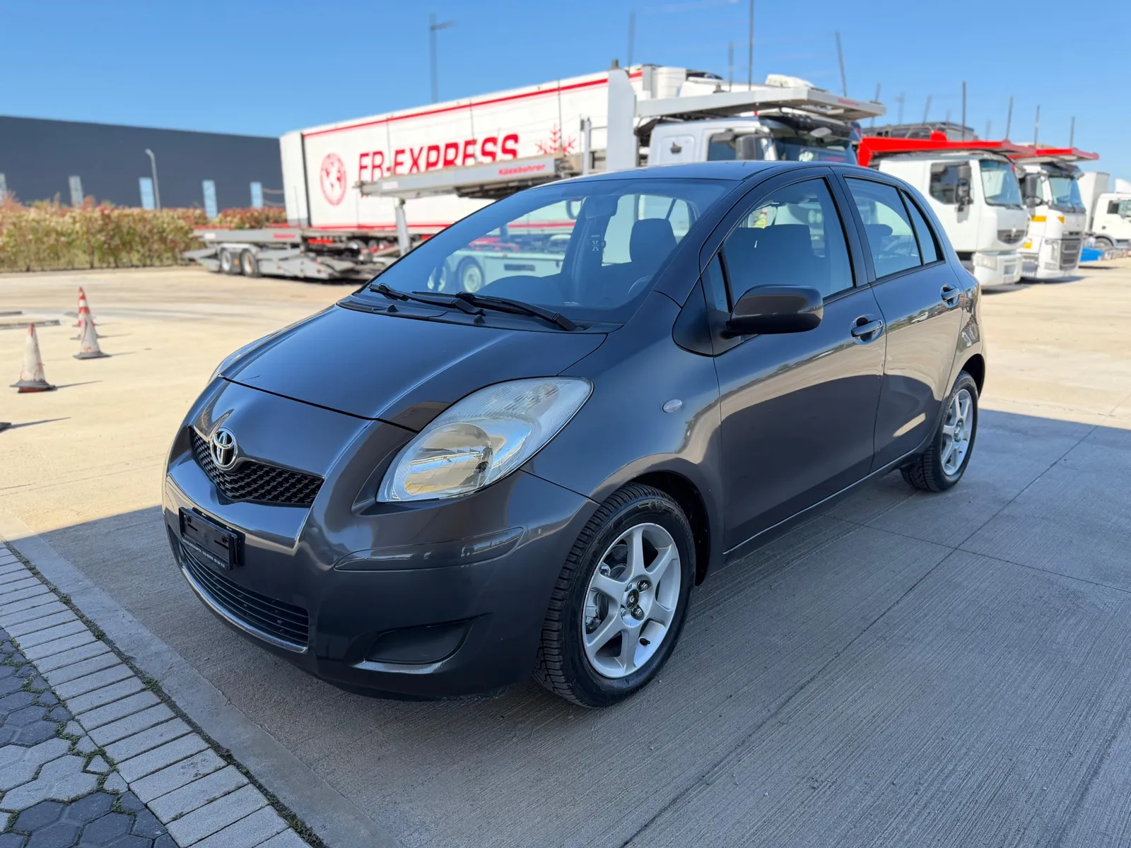 Toyota Yaris, 2011 — 5