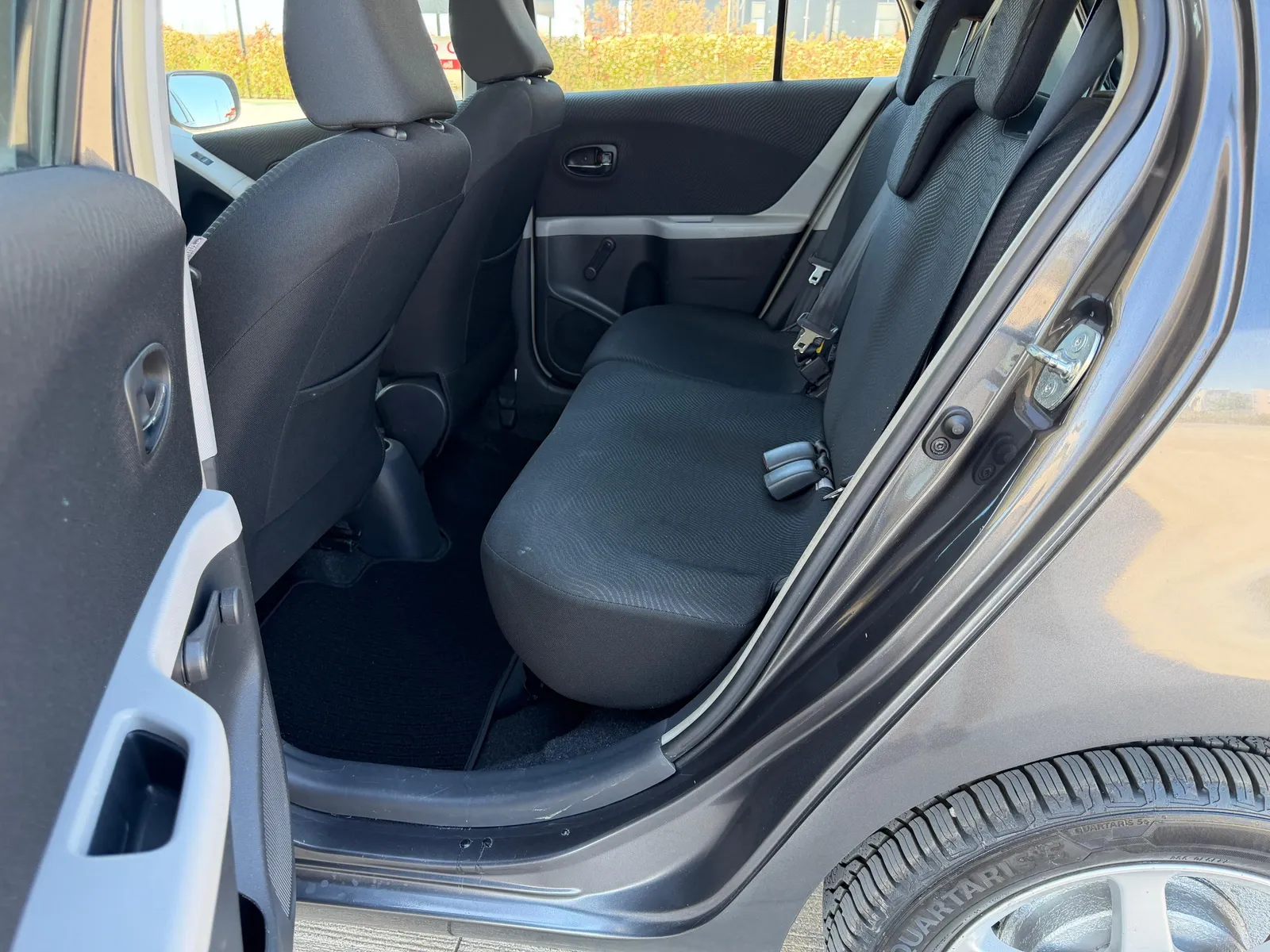 Toyota Yaris, 2011 — 9