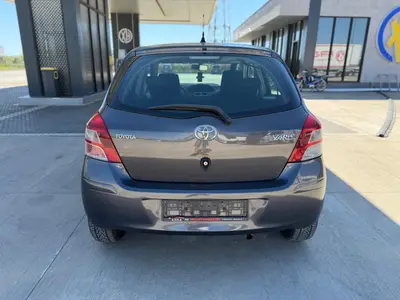 Toyota Yaris 2011 — 2