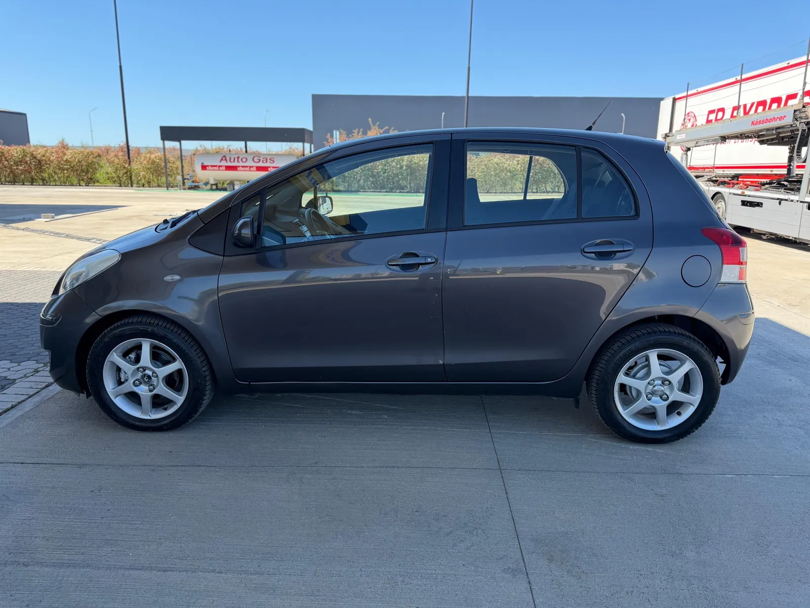 Toyota Yaris, 2011 — 6