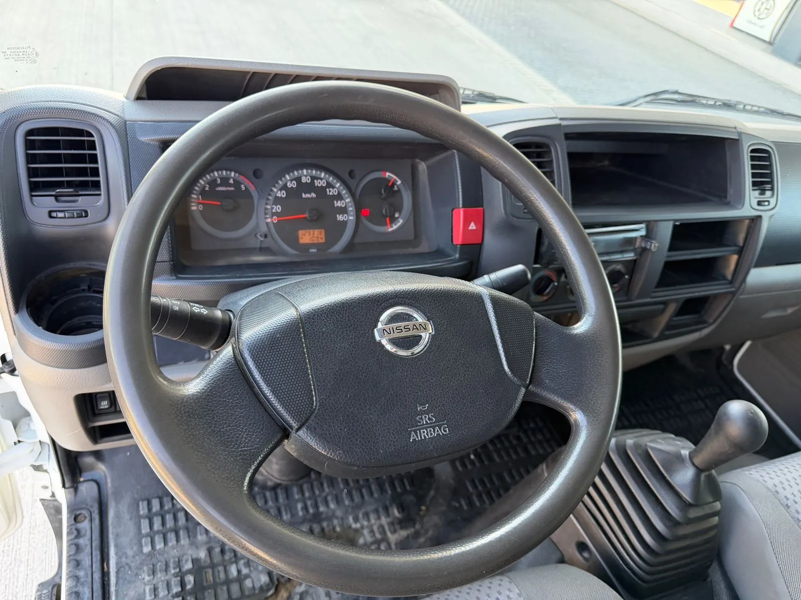 Nissan Cabstar, 2011 — 10