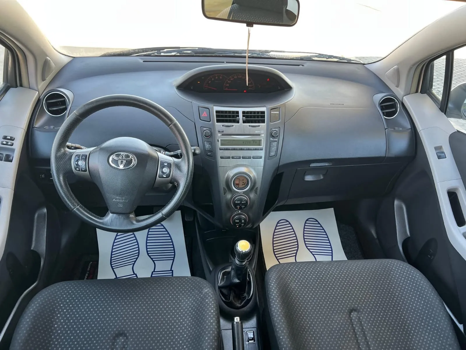 Toyota Yaris, 2010 — 11