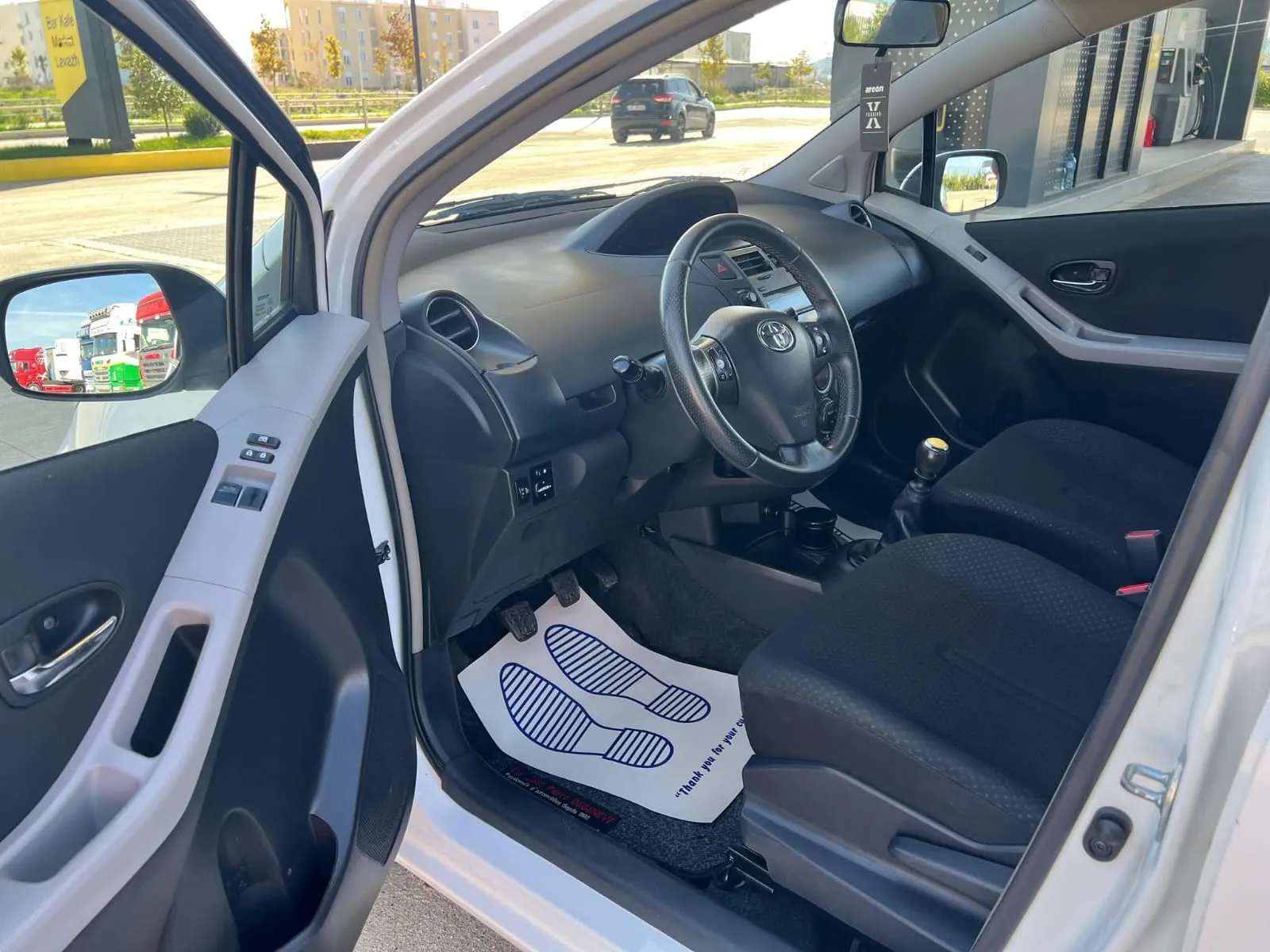 Toyota Yaris, 2010 — 8