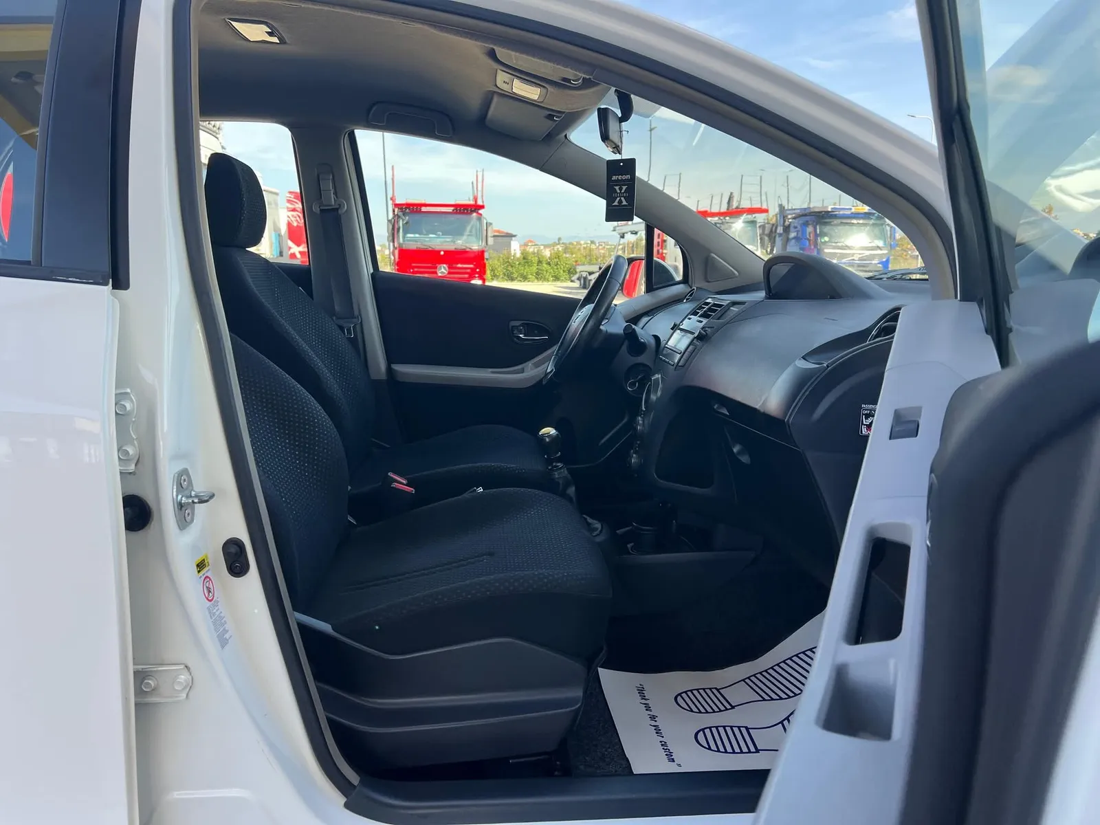 Toyota Yaris, 2010 — 7