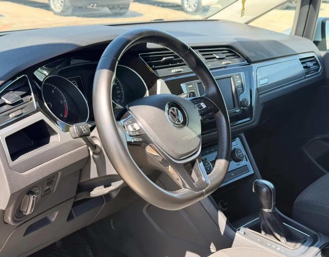 Volkswagen Touran, 2017 — 6