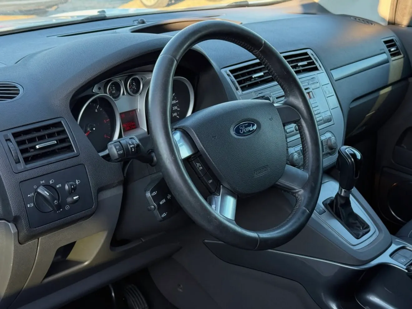 Ford Kuga, 2011 — 7