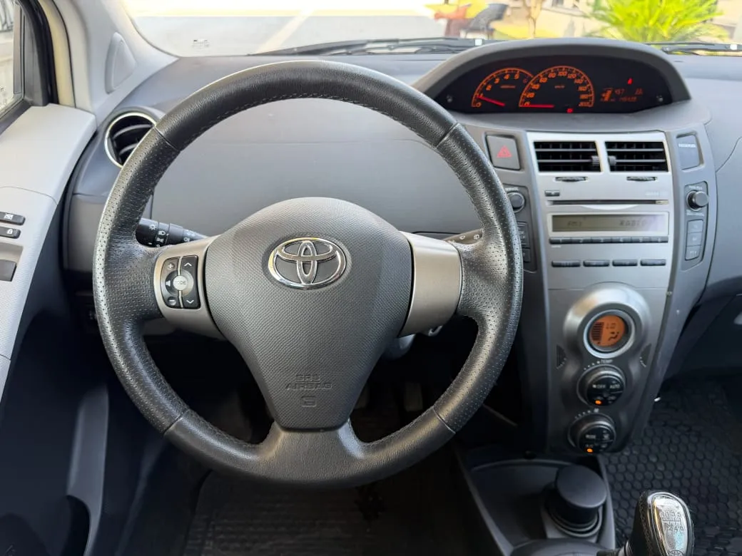Toyota Yaris, 2010 — 8