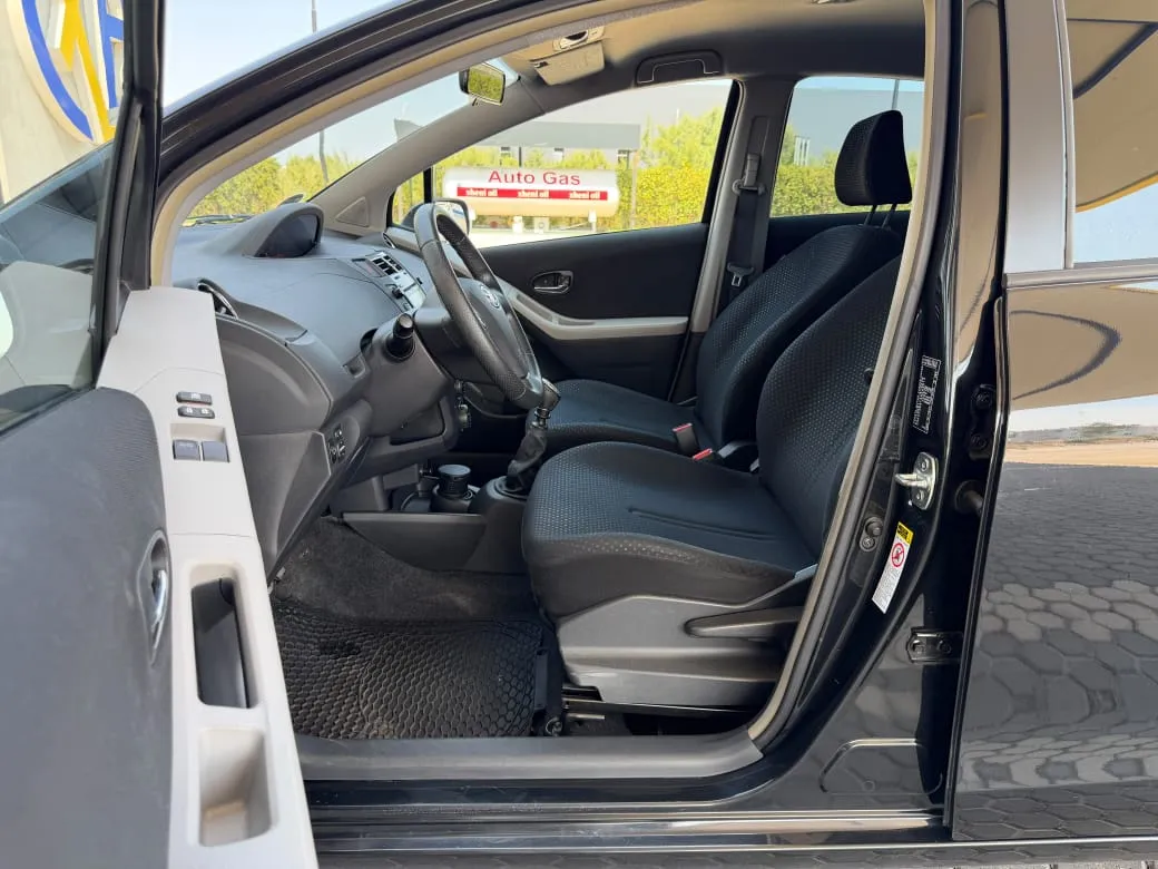 Toyota Yaris, 2010 — 10