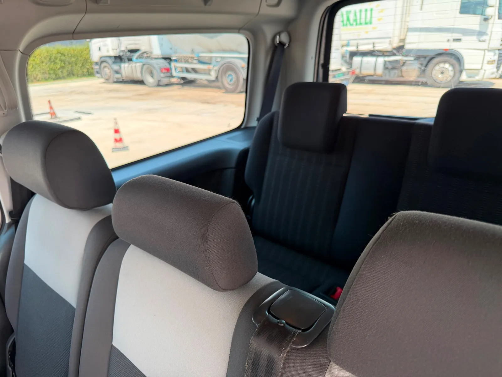 Volkswagen Caddy, 2011 — 12