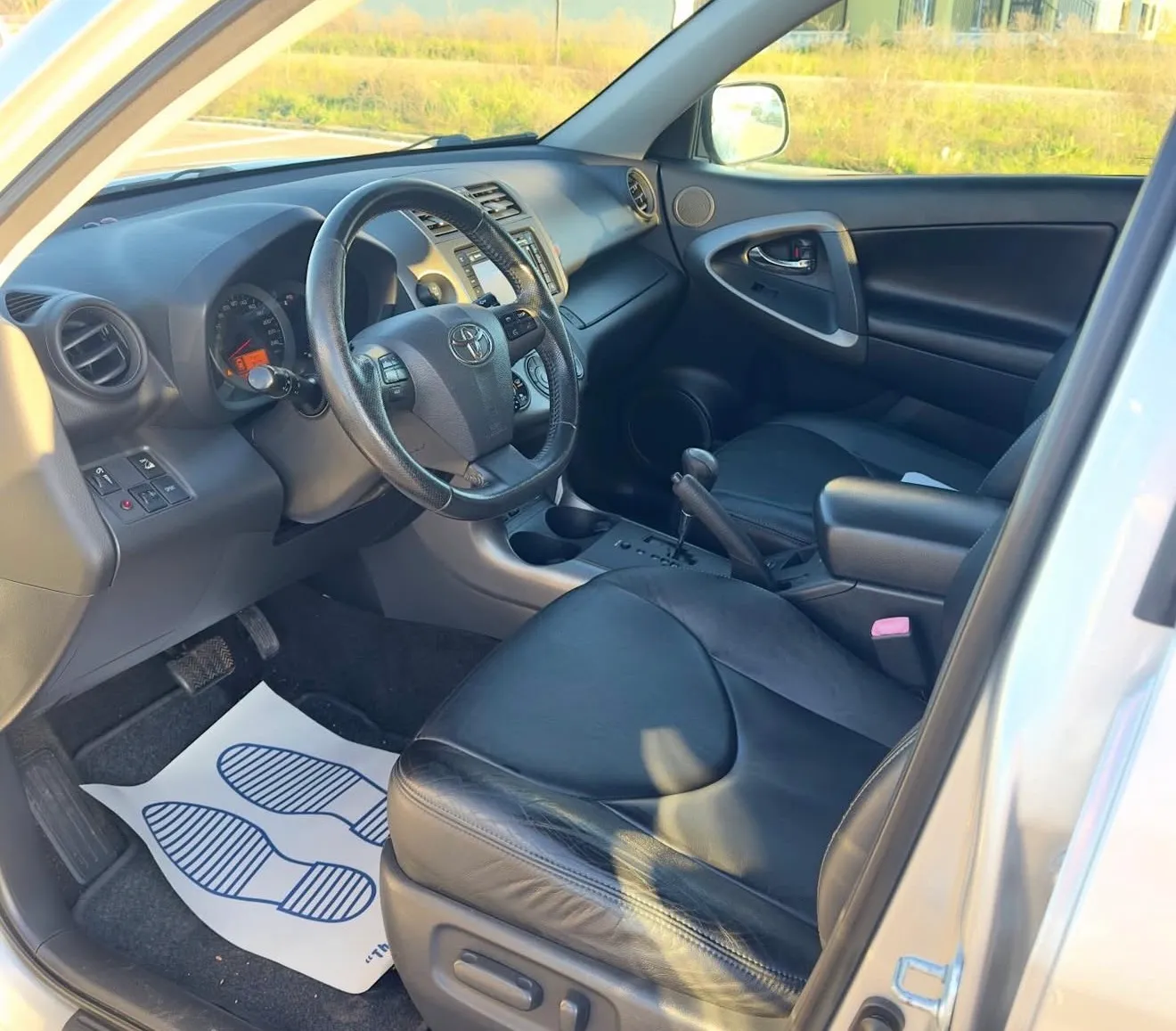 Toyota RAV4, 2011 — 9