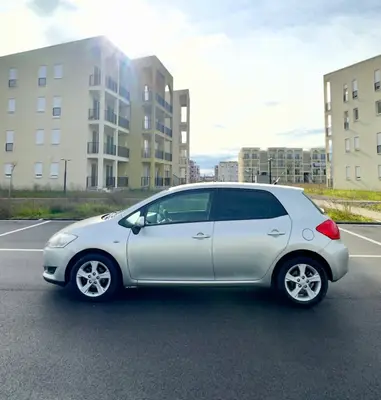 Toyota Auris 2008 — 2