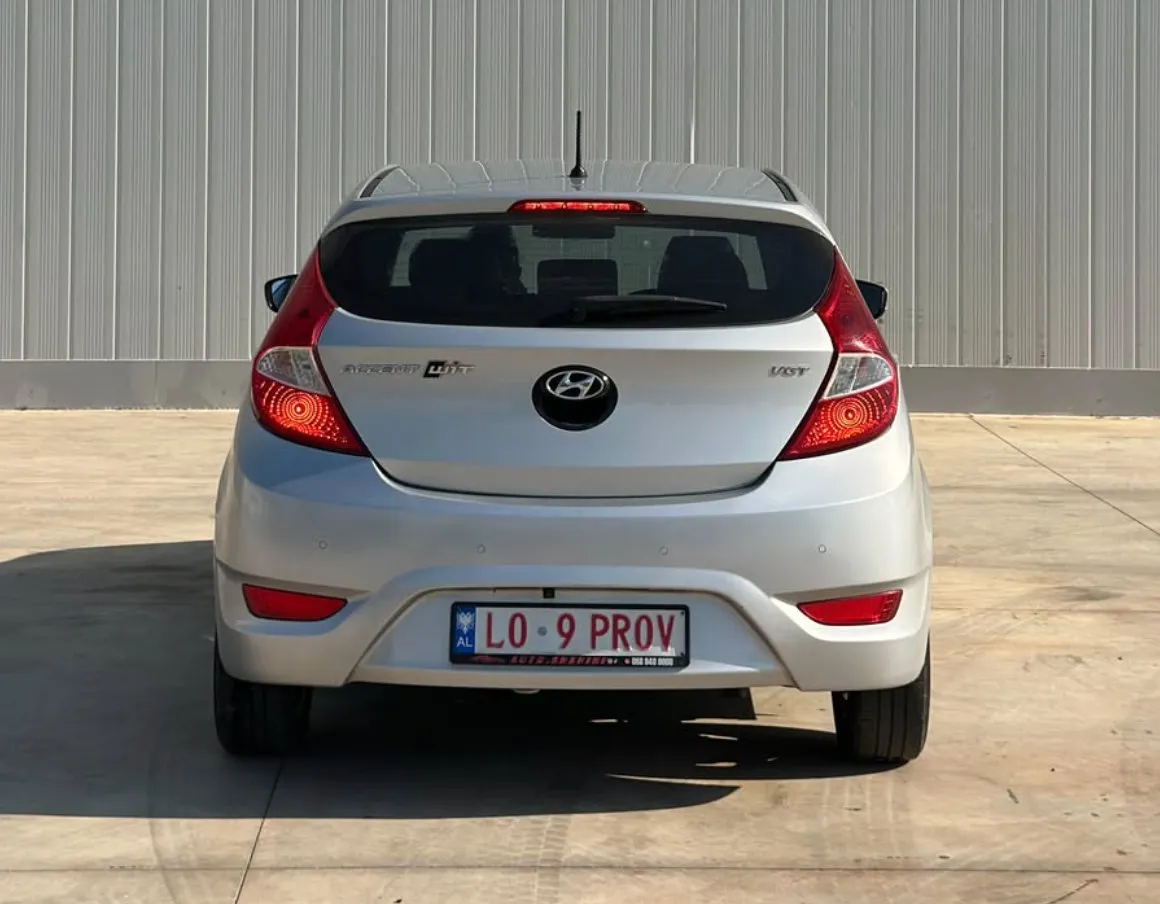 Hyundai Accent, 2015 — 7