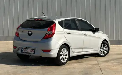 Hyundai Accent 2015 — 2
