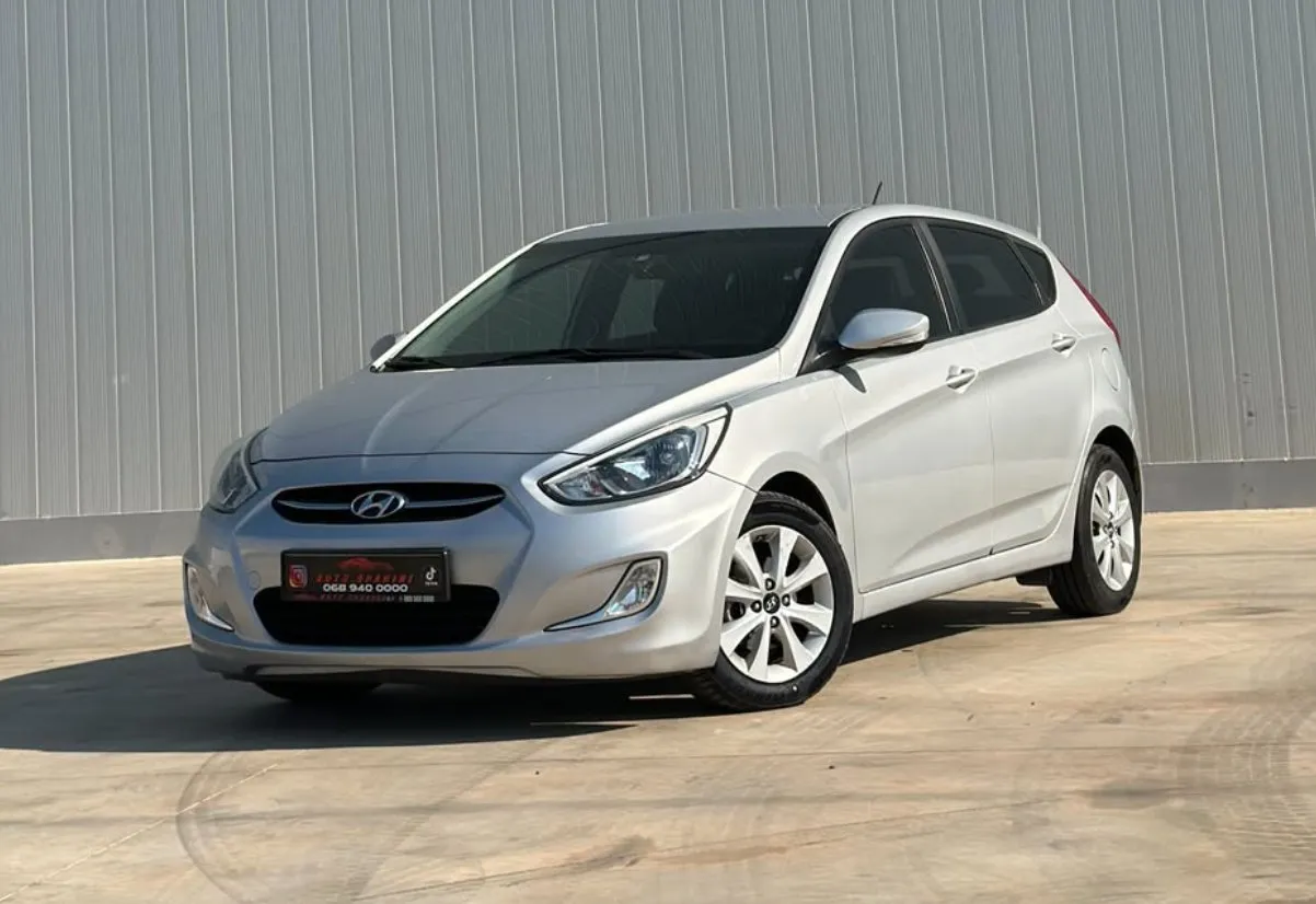 Hyundai Accent, 2015 — 1