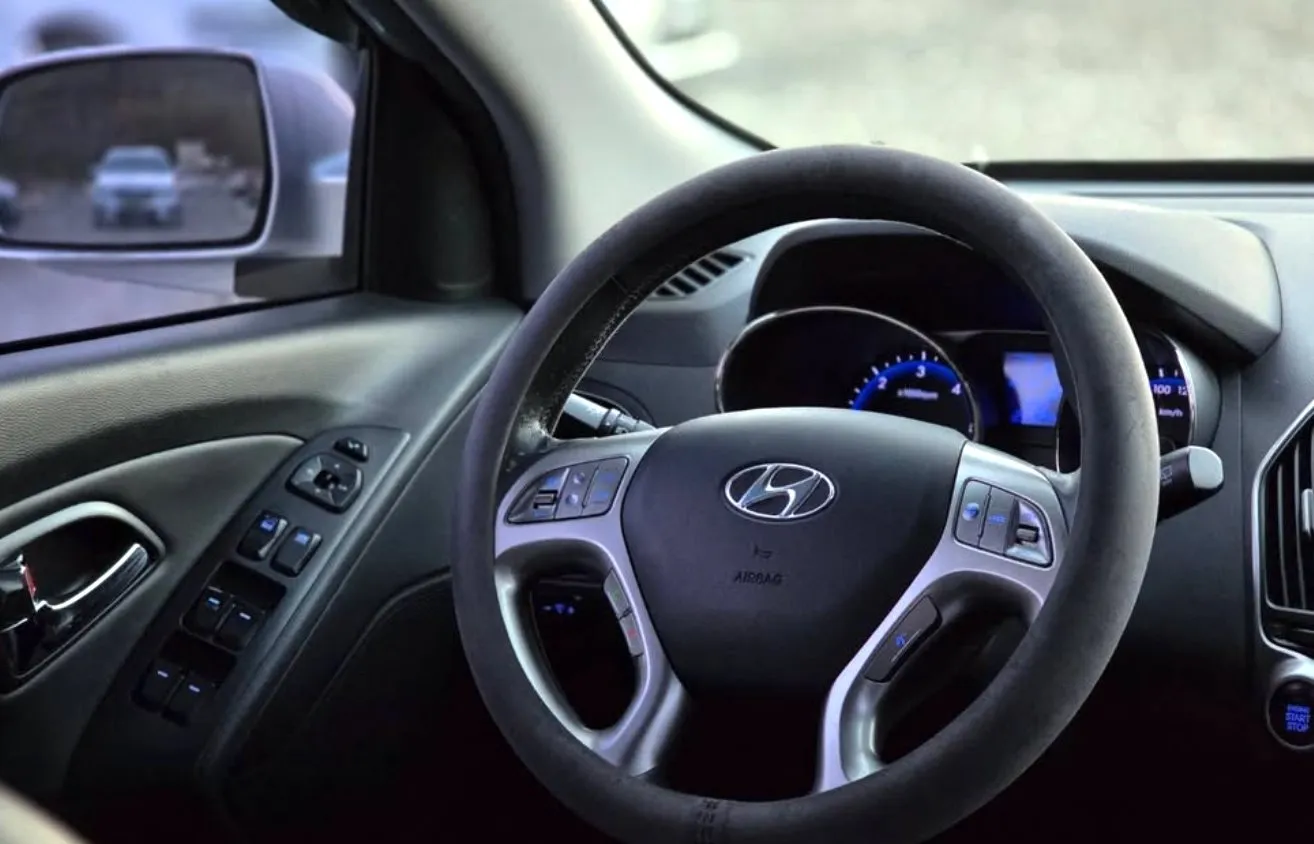 Hyundai Tucson, 2012 — 14