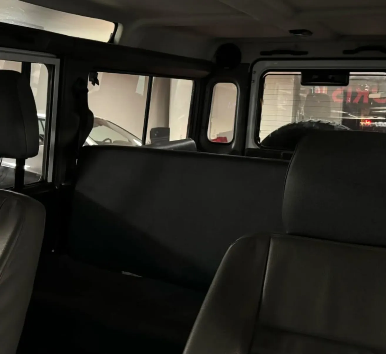 Land Rover Defender, 2004 — 9