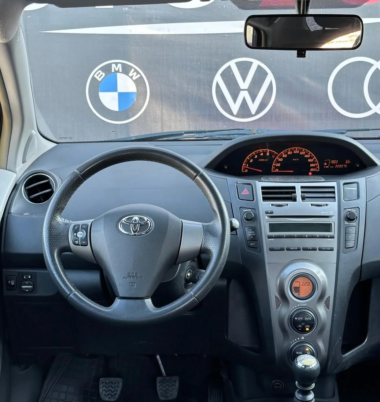 Toyota Yaris, 2011 — 10