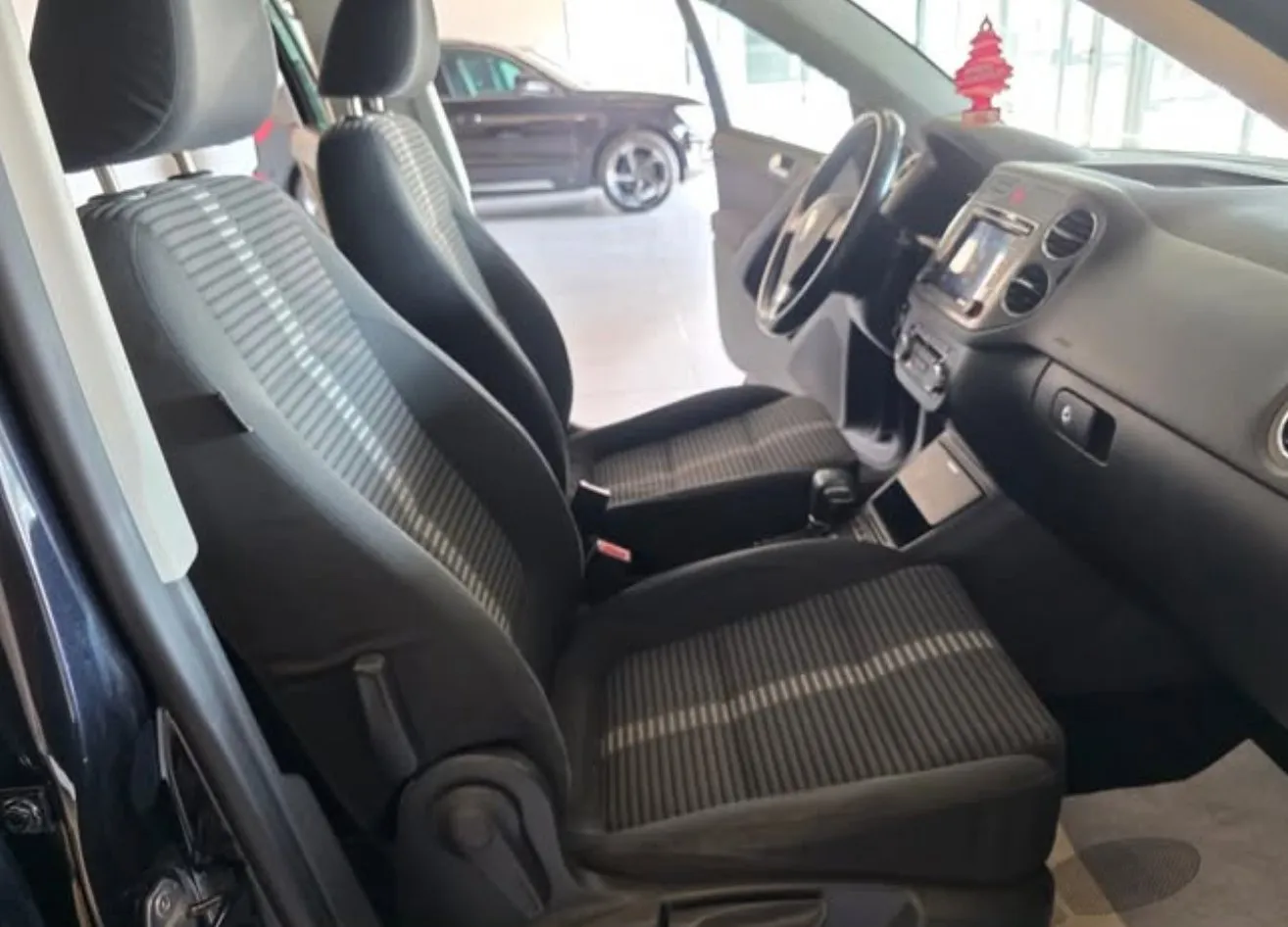 Volkswagen Tiguan, 2010 — 9