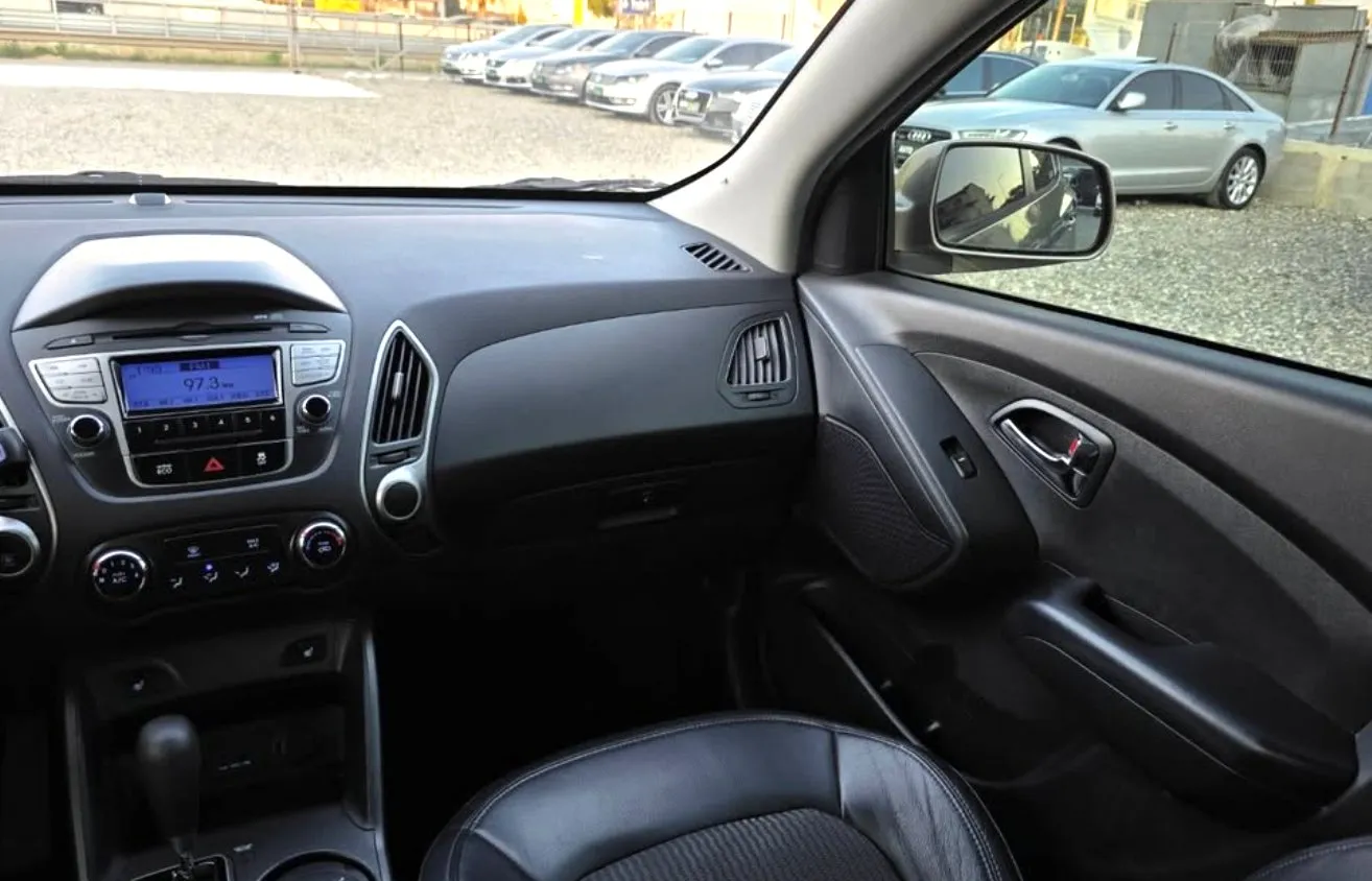 Hyundai Tucson, 2010 — 13