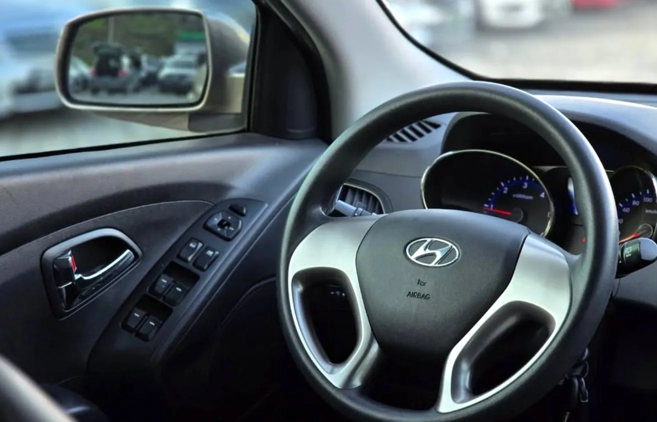 Hyundai Tucson, 2010 — 14
